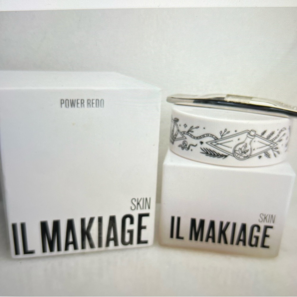 IL MAKIAGE Skincare Set - White